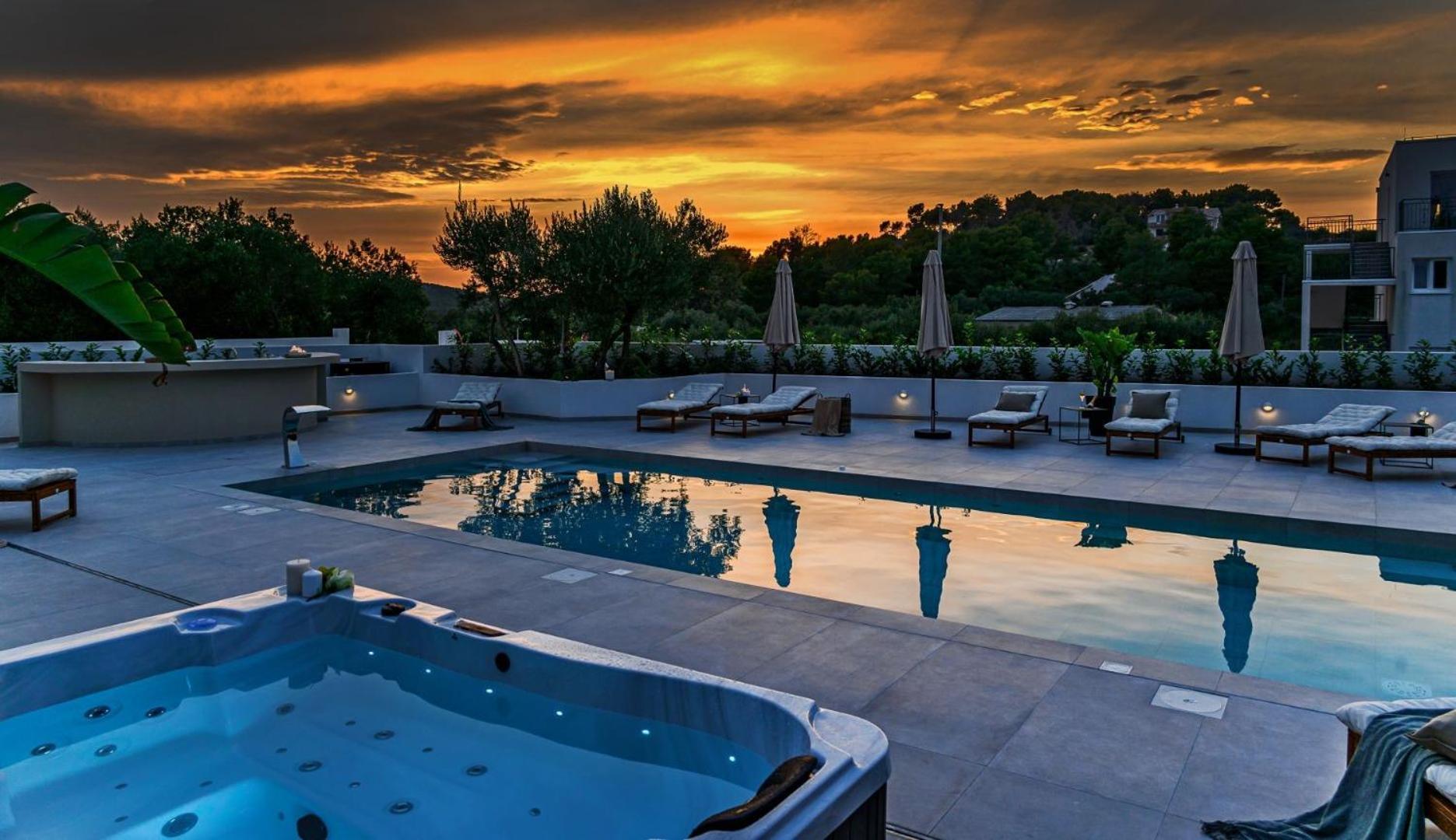 Luxury Villa Del Sogno With Pool, Jacuzzi, Parking Okrug Gornji Eksteriør bilde