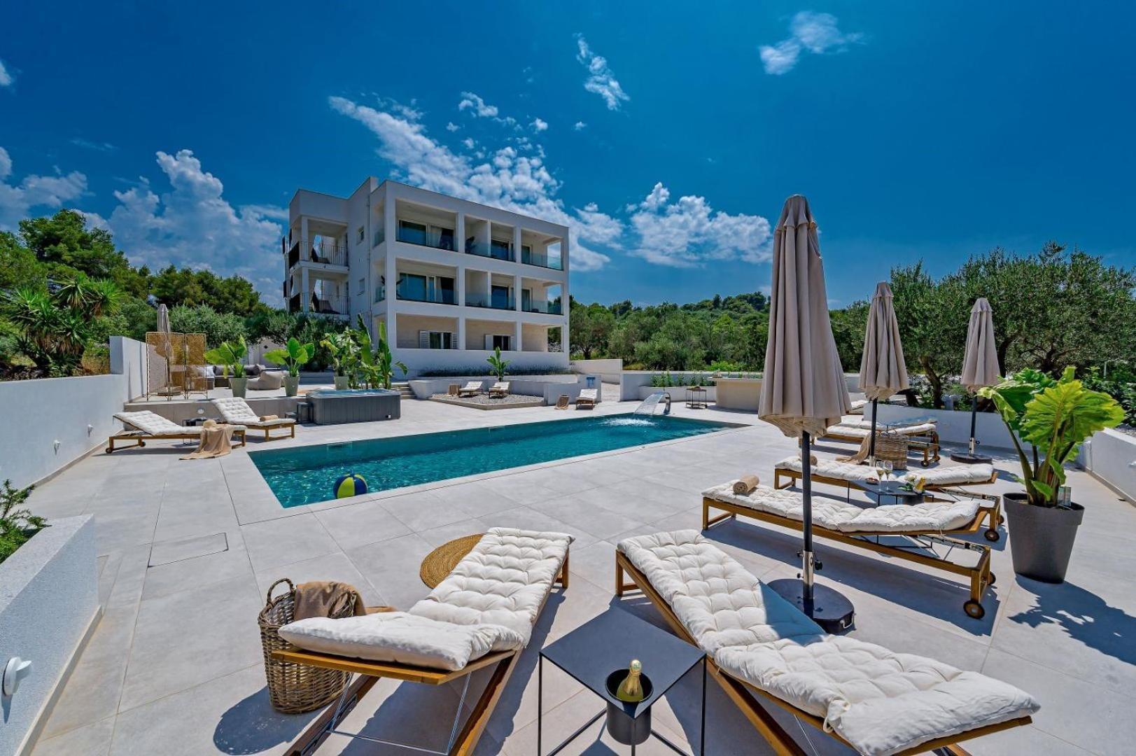 Luxury Villa Del Sogno With Pool, Jacuzzi, Parking Okrug Gornji Eksteriør bilde