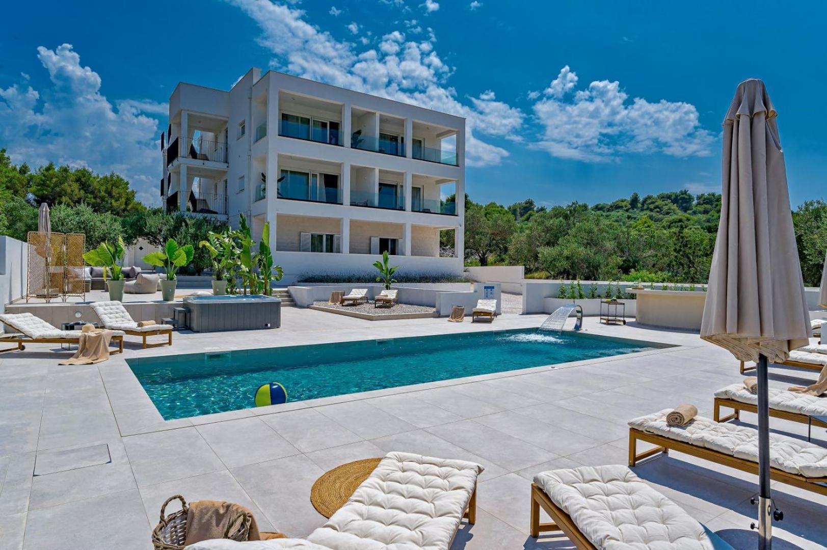 Luxury Villa Del Sogno With Pool, Jacuzzi, Parking Okrug Gornji Eksteriør bilde