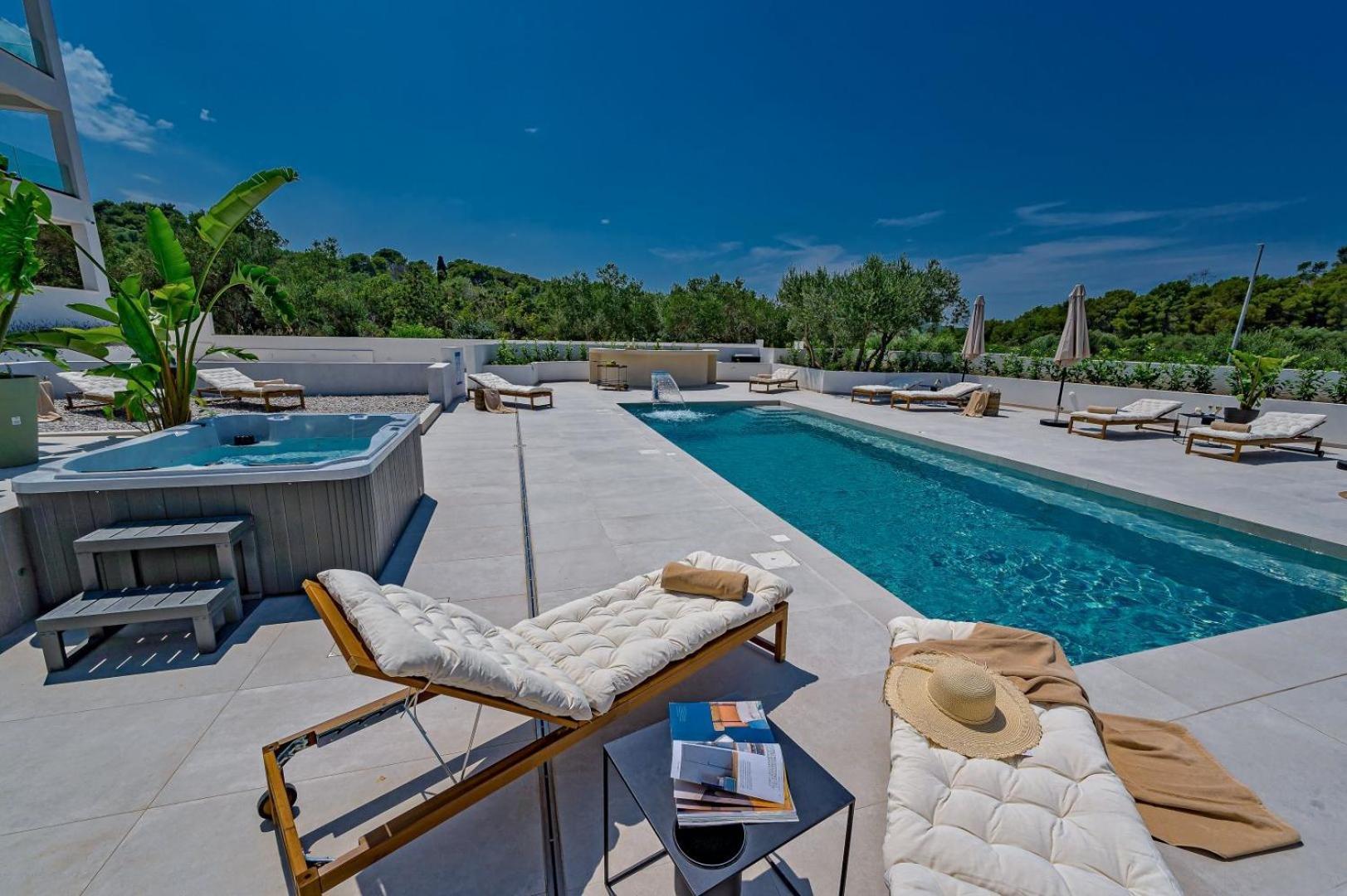 Luxury Villa Del Sogno With Pool, Jacuzzi, Parking Okrug Gornji Eksteriør bilde
