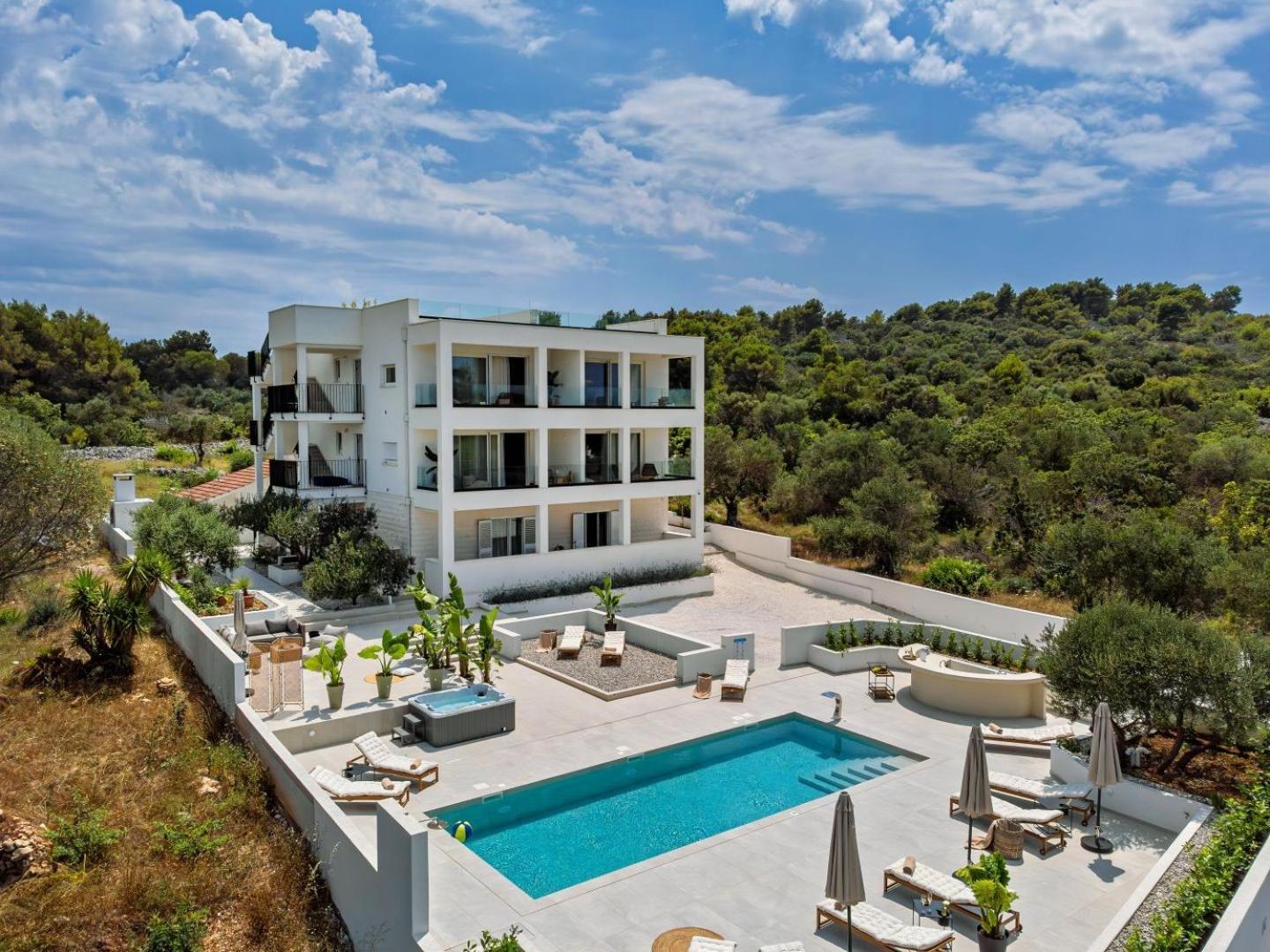 Luxury Villa Del Sogno With Pool, Jacuzzi, Parking Okrug Gornji Eksteriør bilde